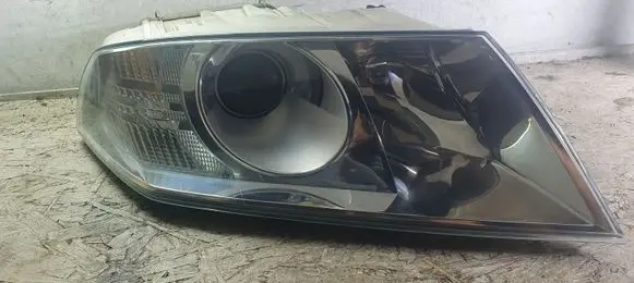 Skoda Octavia Mk2 (1Z) Headlight/headlamp