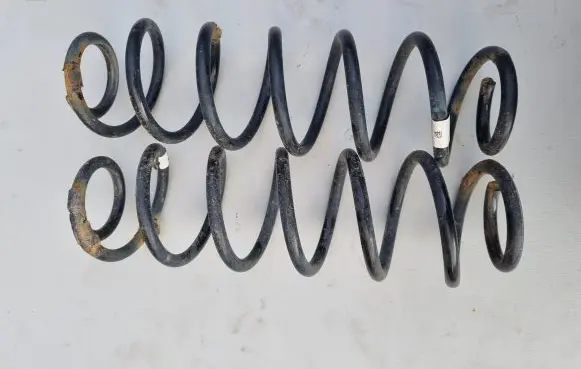 Volkswagen Golf VII Rear coil spring 5Q0511121