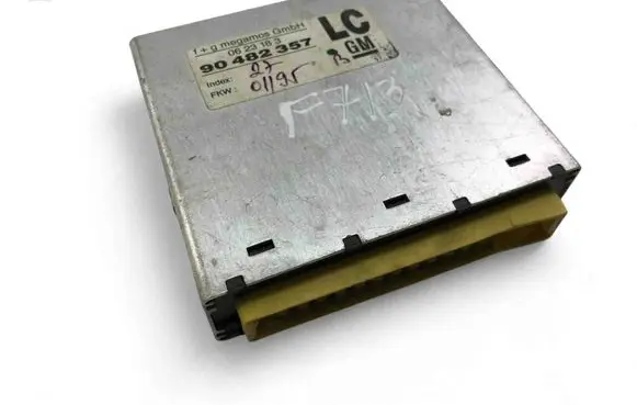Opel Corsa C Central body control module 90482357