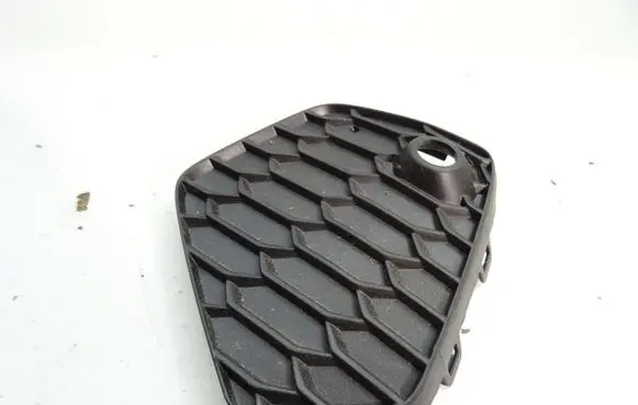 Audi A3 8Y Front bumper lower grill 8Y0807681