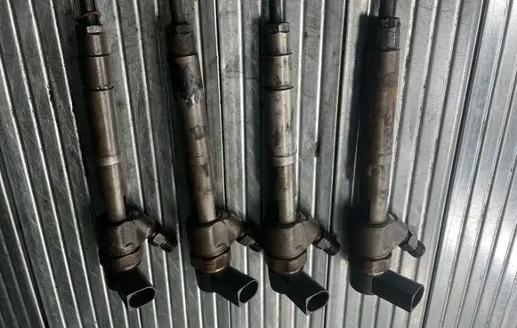 Mercedes-Benz C W203 Fuel injector A6480700487 0445110177