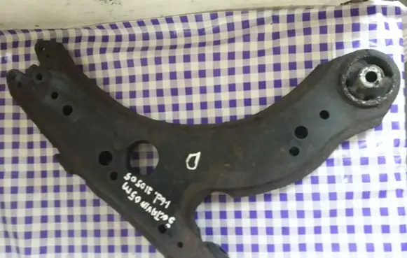 Skoda Octavia Mk1 (1U) Front lower control arm/wishbone