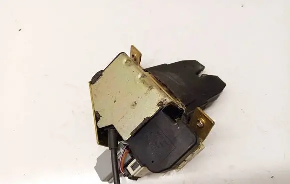 Volvo S60 Tailgate/trunk/boot lock/catch/latch 9203514