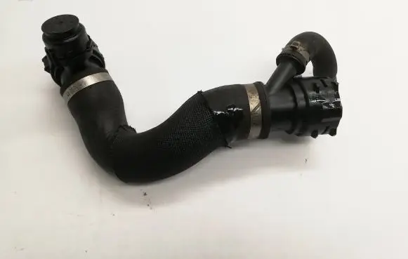 Engine coolant pipe/hose