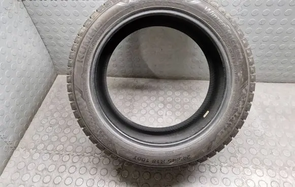 BMW i4 R18 winter tire KUMHO WINTERCRAFT 24545R18