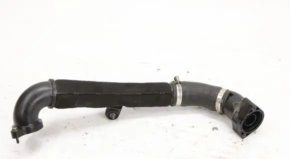 Volkswagen PASSAT B8 Coolant pipe/hose 04L145828D