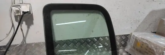 Renault Kangoo I Rear side window 