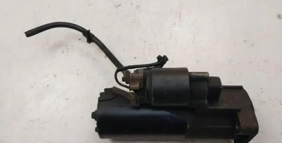 Volkswagen PASSAT B5.5 Starter motor 0001124020