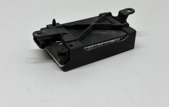 BMW 5 E60 E61 Distronic sensor radar 6779122 13952610