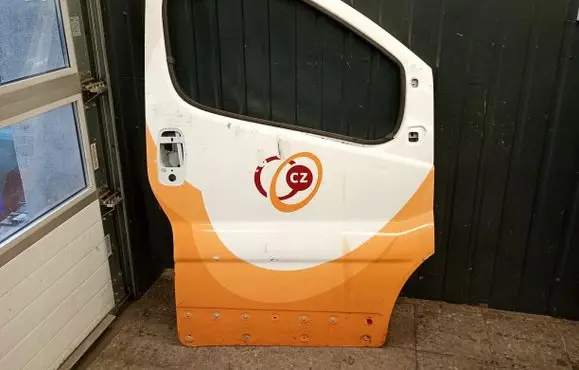 Opel Vivaro Front door