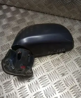 Hyundai Trajet Front door electric wing mirror