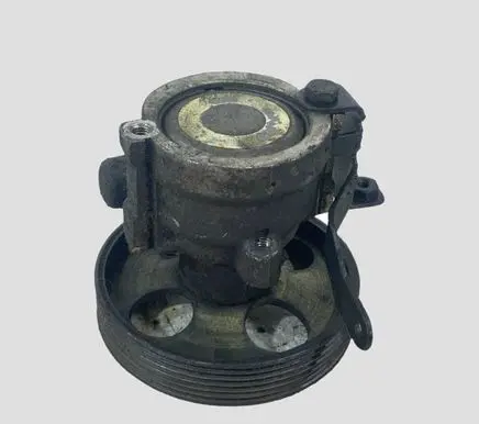 Peugeot 407 Power steering pump 9637000980