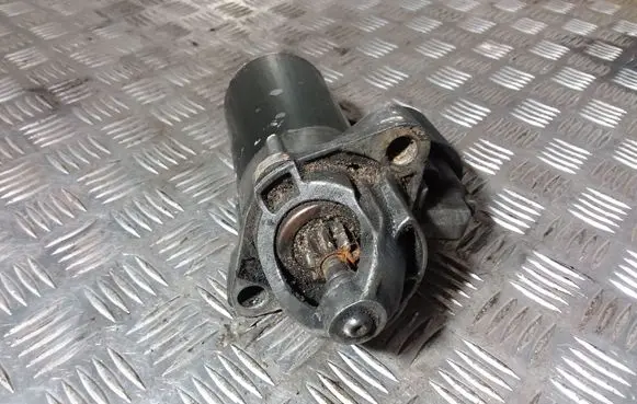 Volkswagen PASSAT B5 Starter motor 0001108174