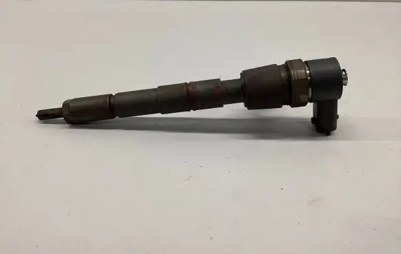 Alfa Romeo Giulietta Fuel injector 0445110300