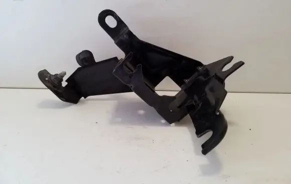 Opel Vivaro ABS pump bracket 9806951380