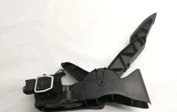 Mercedes-Benz A W169 Accelerator throttle pedal A1693000304