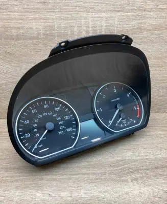 BMW 1 E81 E87 Speedometer (instrument cluster) 9220950 1041568