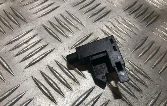 Sensor