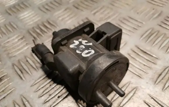 Mercedes-Benz S W220 Turbo solenoid valve 0005450427