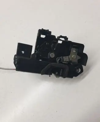 Chevrolet Captiva Front door lock