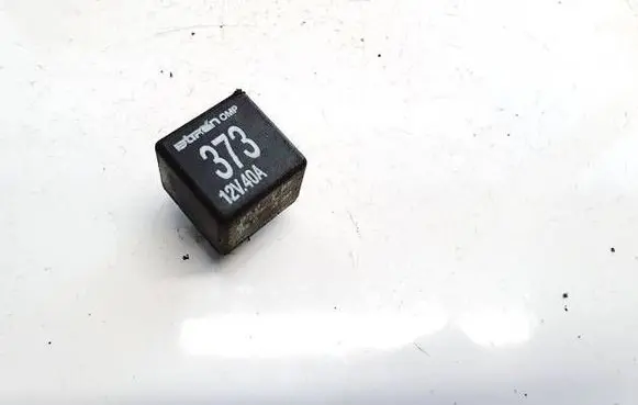 Volkswagen PASSAT B5.5 Other relay 8D0951253A 373