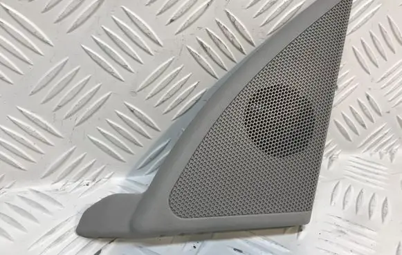 Mercedes-Benz C W203 Front door speaker cover trim A2037200248