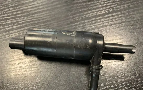 BMW X3 F25 Headlight washer pump 7217792