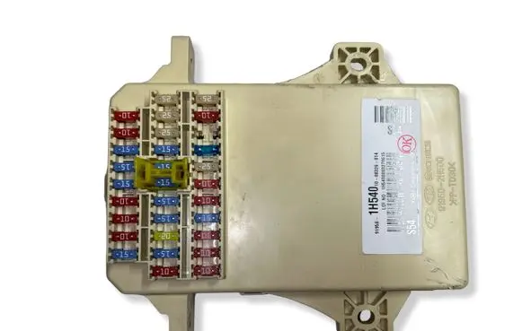 KIA Ceed Fuse module 919502H500