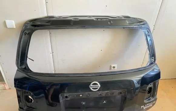 Nissan Patrol Y62 Tailgate/trunk/boot lid