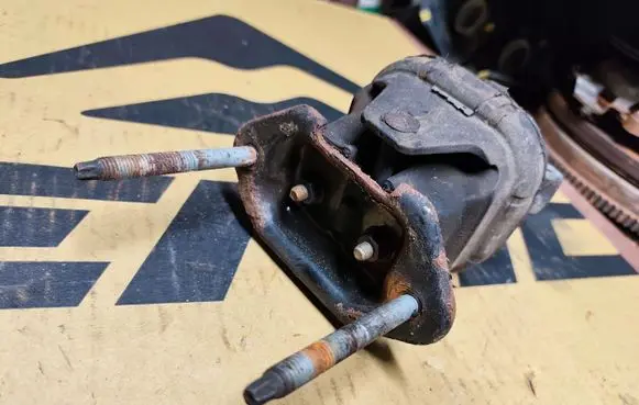 Chrysler 300 - 300C Engine mount bracket 04578190AC