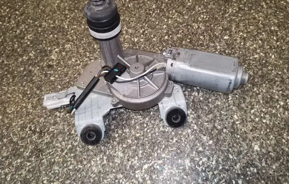 SsangYong Korando Rear window wiper motor 8615034000