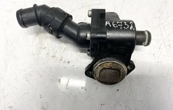 Volkswagen PASSAT B6 Engine coolant pipe/hose 6f121114