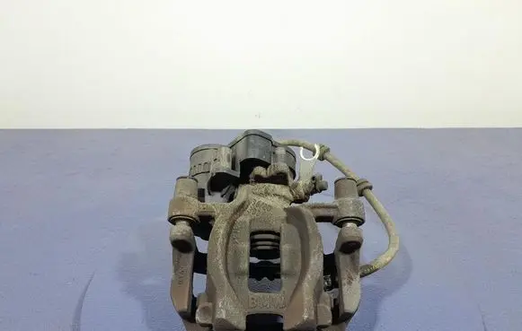 BMW 2 F45 Rear brake caliper 6885538