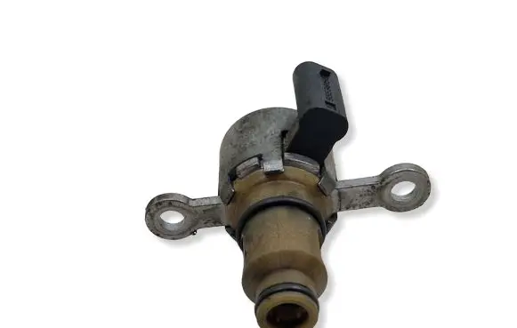 Opel Mokka Fuel pressure regulator 55598156