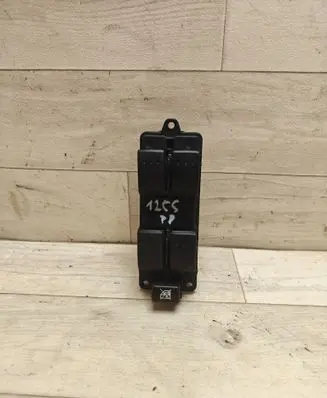 Mazda 3 II Electric window control switch 03123055