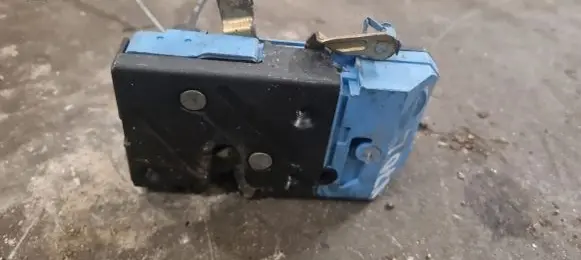 Volvo S80 Front door lock
