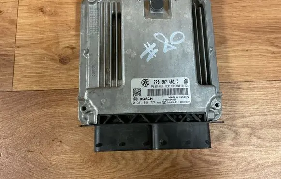 Volkswagen Touareg II Engine control unit/module 7P0907401K 0281018774