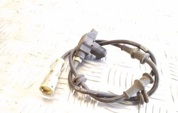 Opel Vectra B ABS brake wheel speed sensor 90484779 340804059003