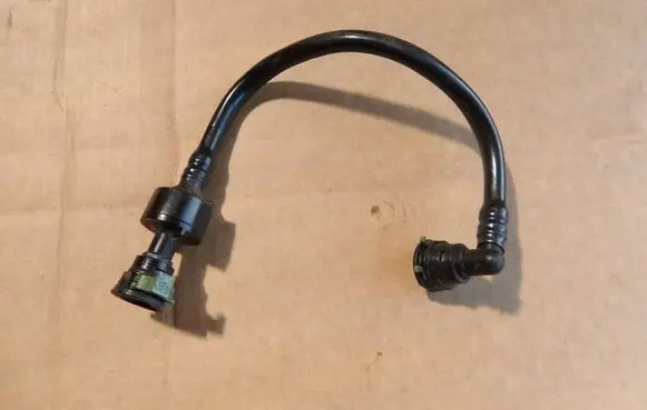Opel Astra K Fuel injector supply line/pipe 