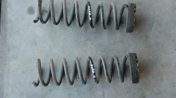 Ford Kuga II Rear coil spring 163KM