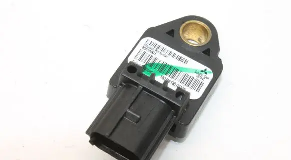 Mitsubishi Outlander Airbag deployment crash/impact sensor 8651A001