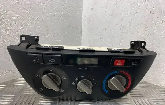 Toyota RAV 4 (XA20) Climate control unit 5590042140