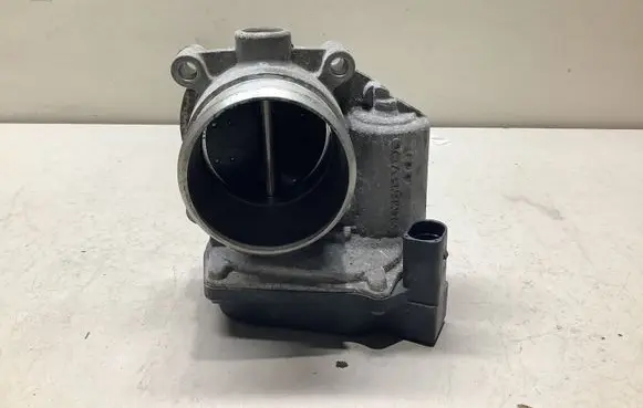 Audi A4 S4 B7 8E 8H Throttle valve 06F133062G