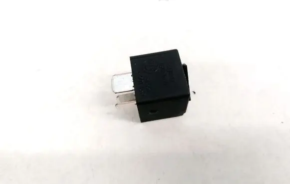 BMW 5 E60 E61 Other relay 61366901469 v23136-j6-x48