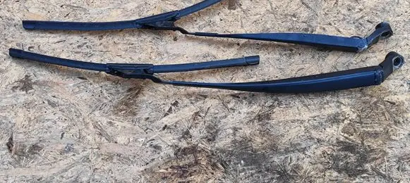 Lexus IS 220D-250-350 Front wiper blade arm