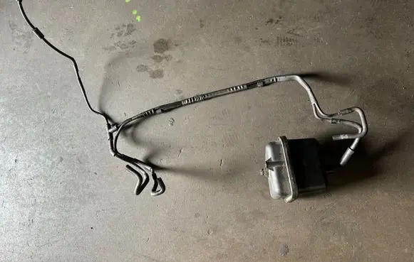 Volkswagen PASSAT B6 Vacuum air tank 03G129808