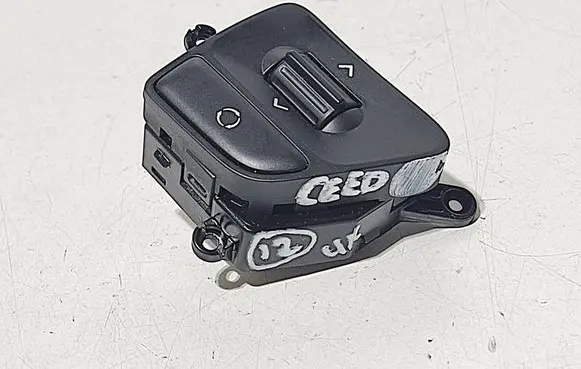 KIA Ceed Steering wheel buttons/switches 49D29H1400