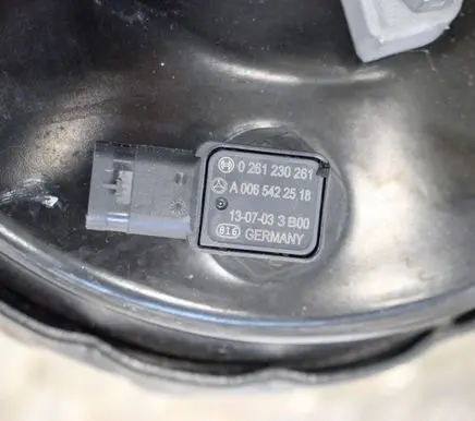 Mercedes-Benz E A207 Brake booster