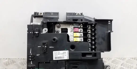 Volkswagen Touareg II Fuse box set 7P0937548F