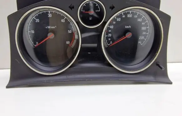 Opel Astra H Speedometer (instrument cluster) 13184319GC SW04405